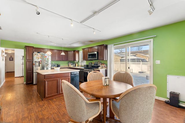 1749 Green Meadow Lane, Chesterton, IN 46304