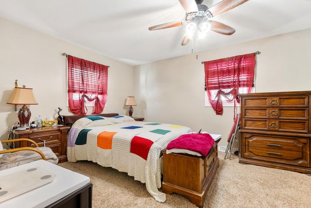 1749 Green Meadow Lane, Chesterton, IN 46304