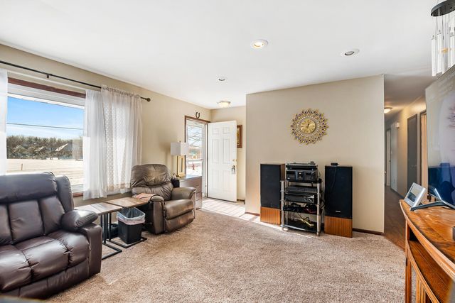 1749 Green Meadow Lane, Chesterton, IN 46304