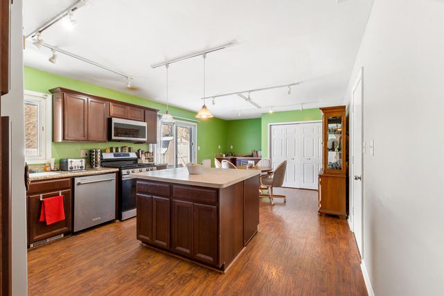 1749 Green Meadow Lane, Chesterton, IN 46304