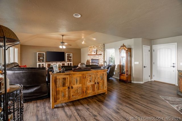 14235 Bois Darc, Kingston, OK 73439