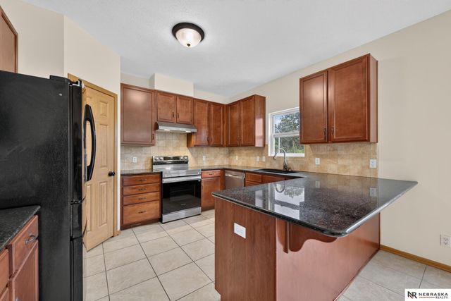 14601 Hartman Avenue, Omaha, NE 68116