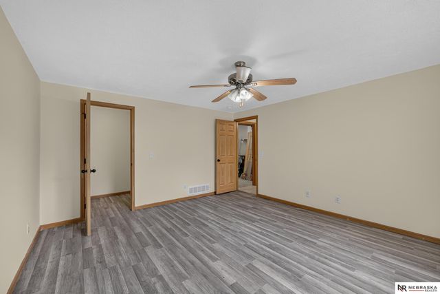 14601 Hartman Avenue, Omaha, NE 68116