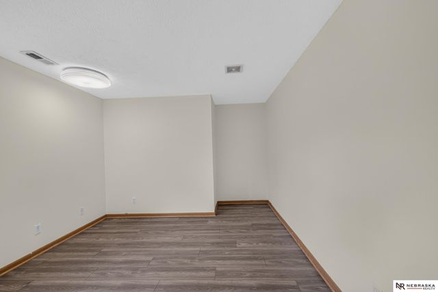 14601 Hartman Avenue, Omaha, NE 68116