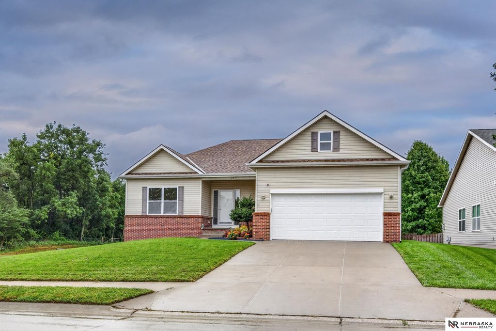 14601 Hartman Avenue, Omaha, NE 68116