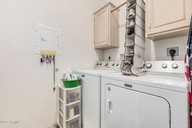 8230 E CORALBELL Circle, Mesa, AZ 85208