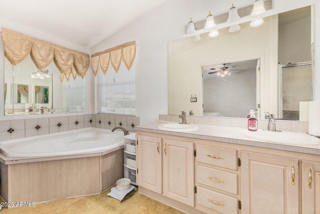 8230 E CORALBELL Circle, Mesa, AZ 85208