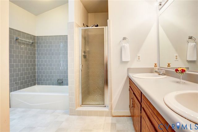 9357 Charter Crossing Dr, Mechanicsville, VA 23116