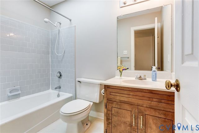 9357 Charter Crossing Dr, Mechanicsville, VA 23116