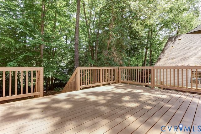 9357 Charter Crossing Dr, Mechanicsville, VA 23116