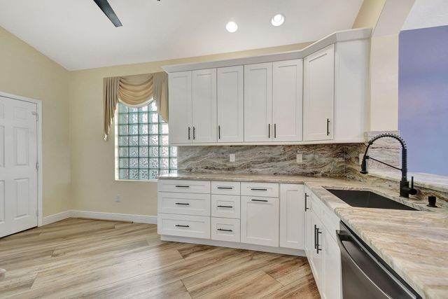 6172 Oak Bluff Way, Lake Worth, FL 33467