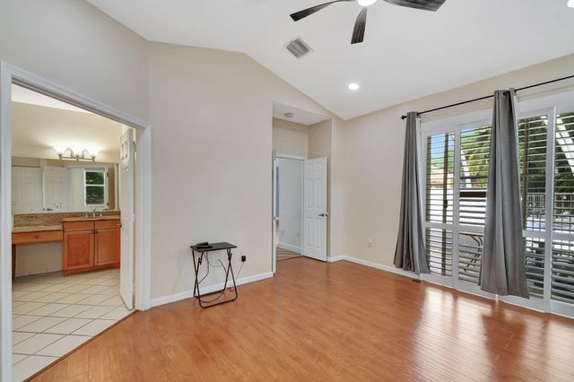 6172 Oak Bluff Way, Lake Worth, FL 33467