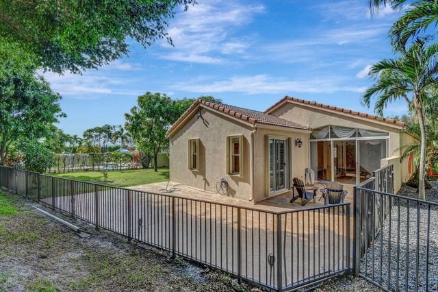 6172 Oak Bluff Way, Lake Worth, FL 33467