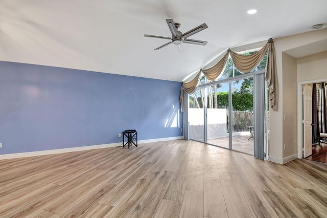 6172 Oak Bluff Way, Lake Worth, FL 33467