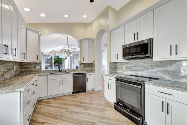 6172 Oak Bluff Way, Lake Worth, FL 33467