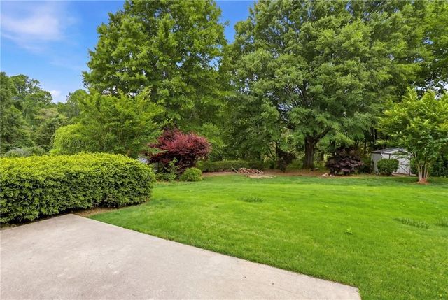 8790 Baycreek Lane, Gainesville, GA 30506