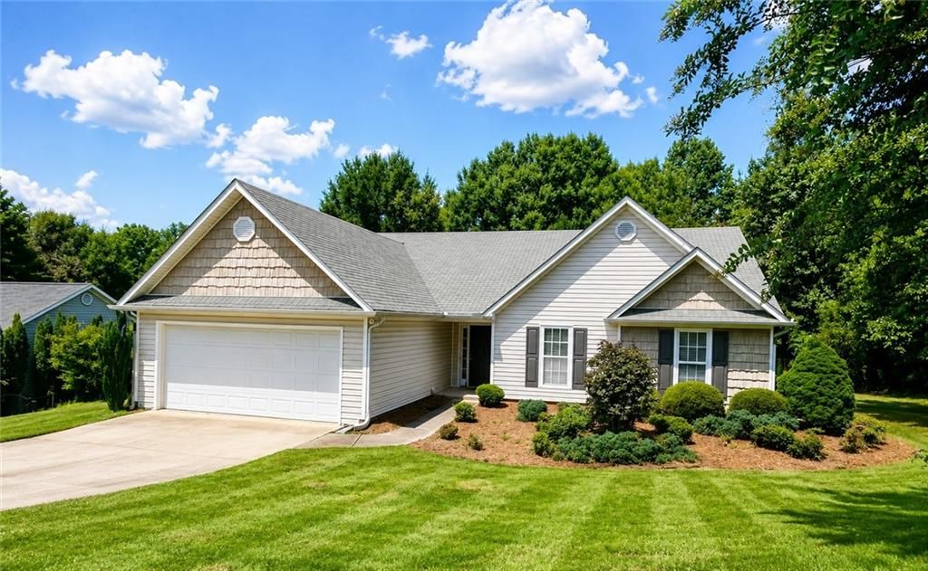 8790 Baycreek Lane, Gainesville, GA 30506