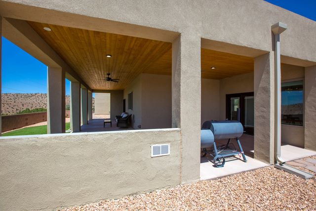 13 Quail Meadow Road, Placitas, NM 87043