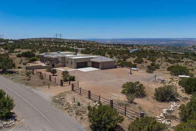 13 Quail Meadow Road, Placitas, NM 87043