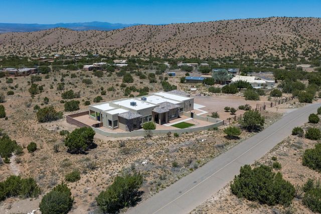 13 Quail Meadow Road, Placitas, NM 87043