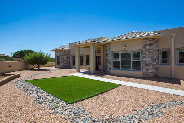13 Quail Meadow Road, Placitas, NM 87043