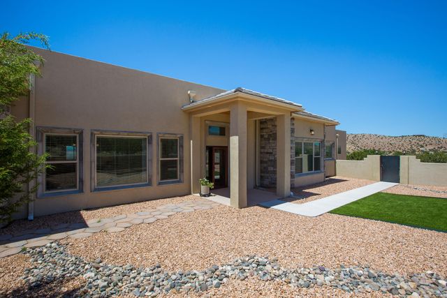 13 Quail Meadow Road, Placitas, NM 87043