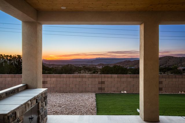 13 Quail Meadow Road, Placitas, NM 87043