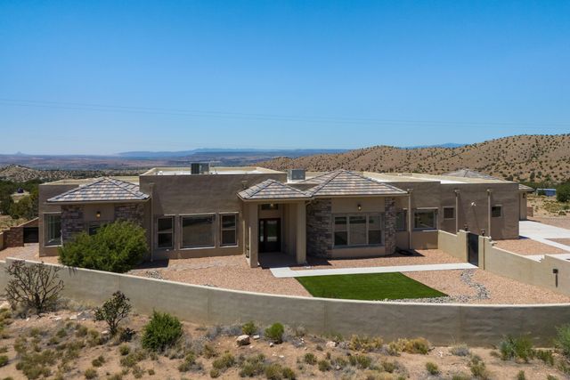 13 Quail Meadow Road, Placitas, NM 87043