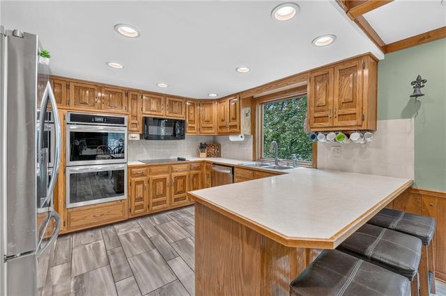 5129 NW Walden Drive, Kansas City, MO 64151