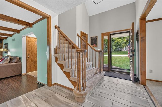 5129 NW Walden Drive, Kansas City, MO 64151