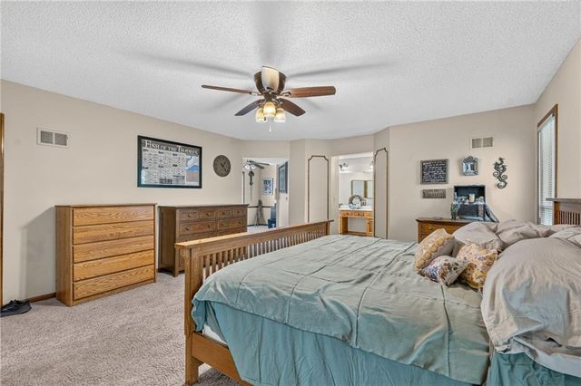 5129 NW Walden Drive, Kansas City, MO 64151