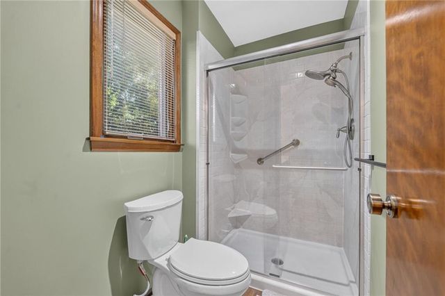 5129 NW Walden Drive, Kansas City, MO 64151