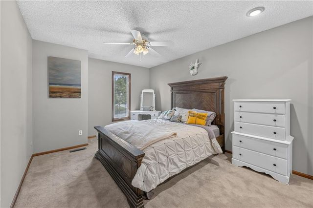 5129 NW Walden Drive, Kansas City, MO 64151