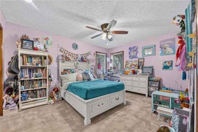 5129 NW Walden Drive, Kansas City, MO 64151