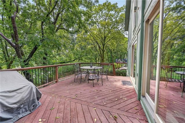 5129 NW Walden Drive, Kansas City, MO 64151