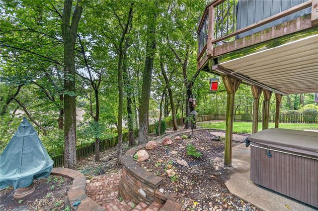 5129 NW Walden Drive, Kansas City, MO 64151