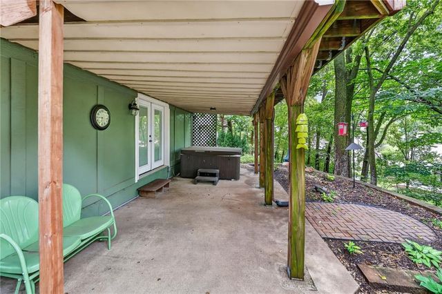 5129 NW Walden Drive, Kansas City, MO 64151