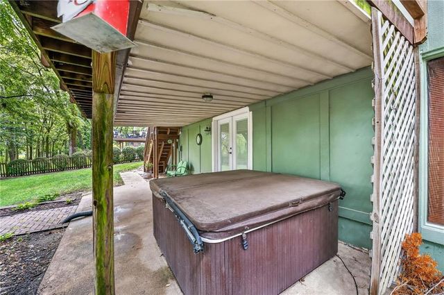 5129 NW Walden Drive, Kansas City, MO 64151