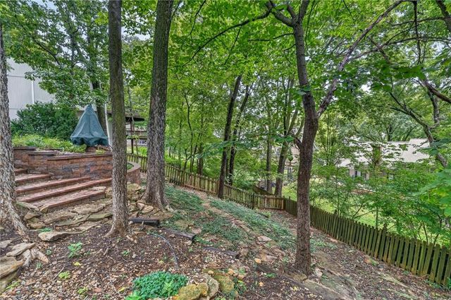 5129 NW Walden Drive, Kansas City, MO 64151