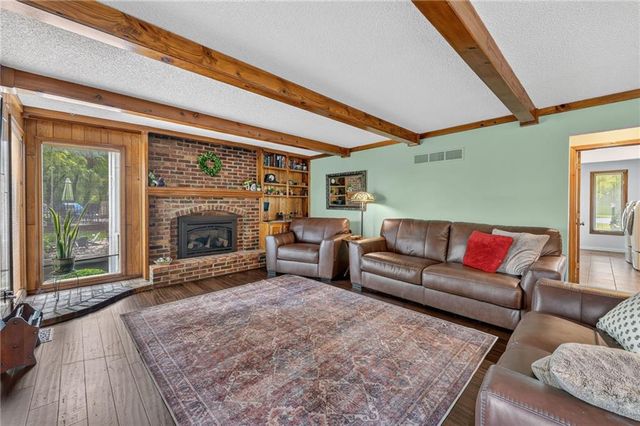 5129 NW Walden Drive, Kansas City, MO 64151