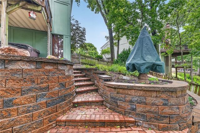 5129 NW Walden Drive, Kansas City, MO 64151