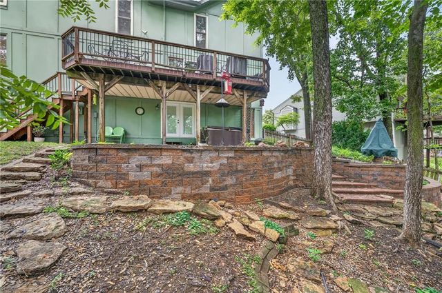 5129 NW Walden Drive, Kansas City, MO 64151