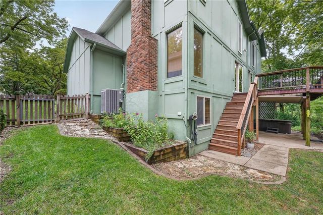 5129 NW Walden Drive, Kansas City, MO 64151
