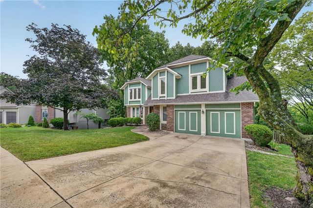 5129 NW Walden Drive, Kansas City, MO 64151