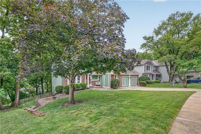 5129 NW Walden Drive, Kansas City, MO 64151
