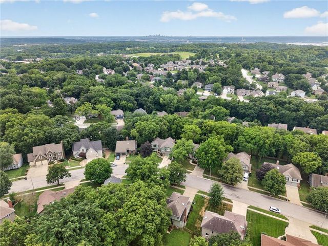 5129 NW Walden Drive, Kansas City, MO 64151