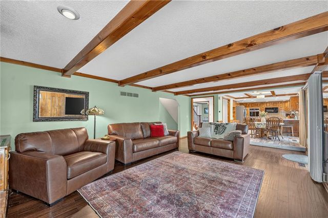 5129 NW Walden Drive, Kansas City, MO 64151