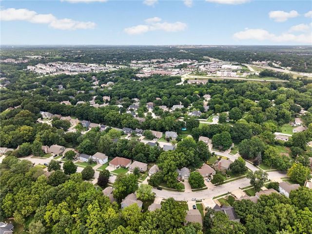 5129 NW Walden Drive, Kansas City, MO 64151