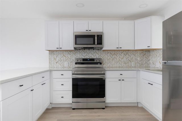 164 117TH AVENUE 4, Treasure Island, FL 33706