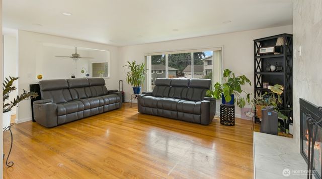 2114 SW 322nd Street, Federal Way, WA 98023